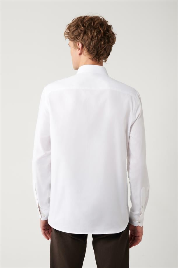 Beyaz Düğmeli Yaka Oxford %100 Pamuk Regular Fit Standart Kesim Gömlek