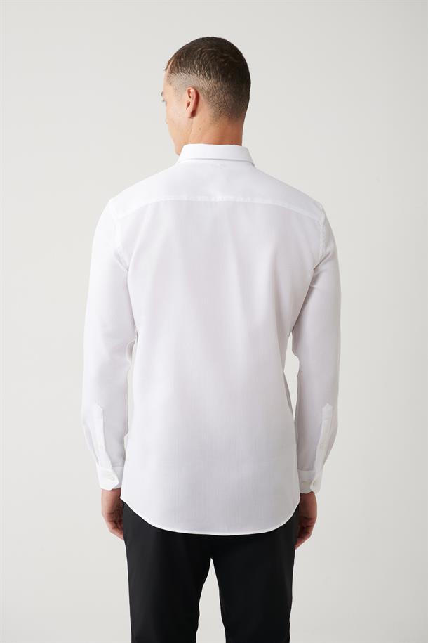 Beyaz Klasik Yaka Armürlü Slim Fit Gömlek