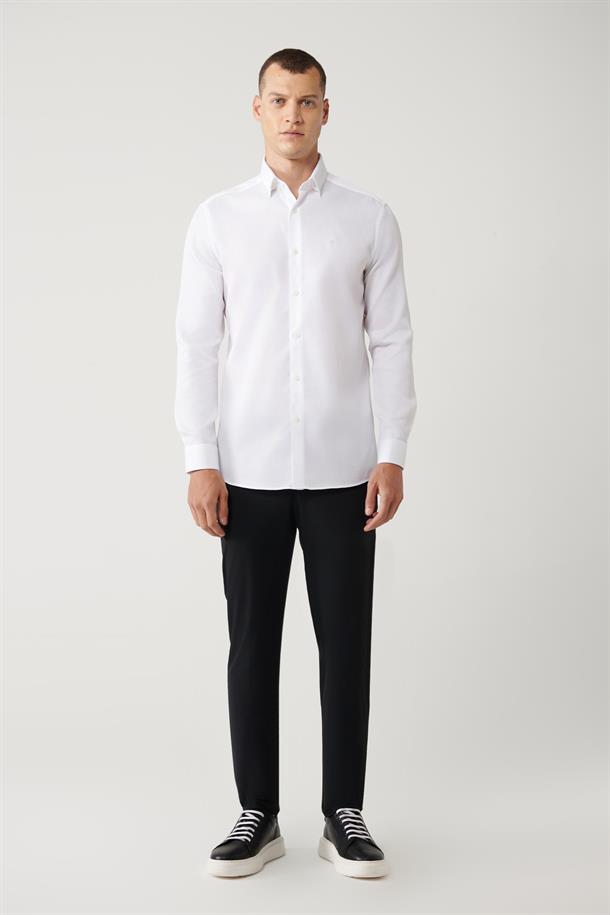 Beyaz Klasik Yaka Armürlü Slim Fit Gömlek