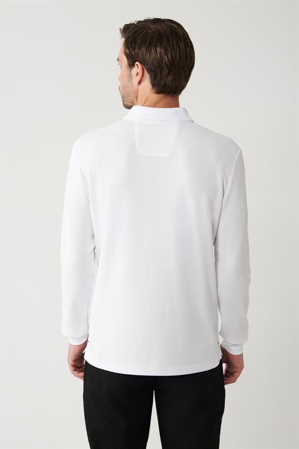Beyaz Polo Yaka Düz Uzun Kol T-shirt