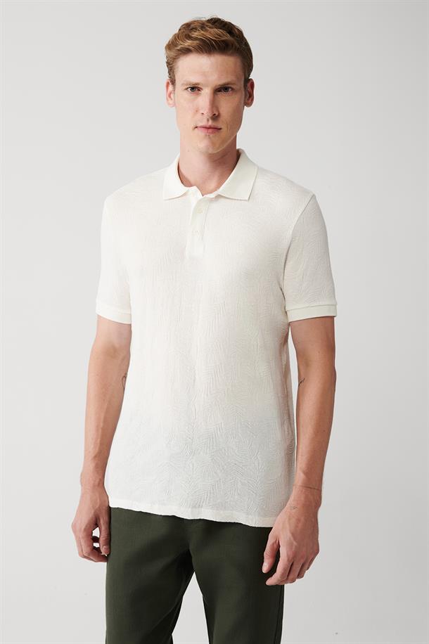 Beyaz Polo Yaka Fermuarlı Jakarlı T-Shirt