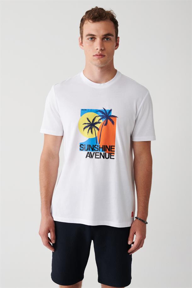Beyaz Tropikal Baskılı T-Shirt