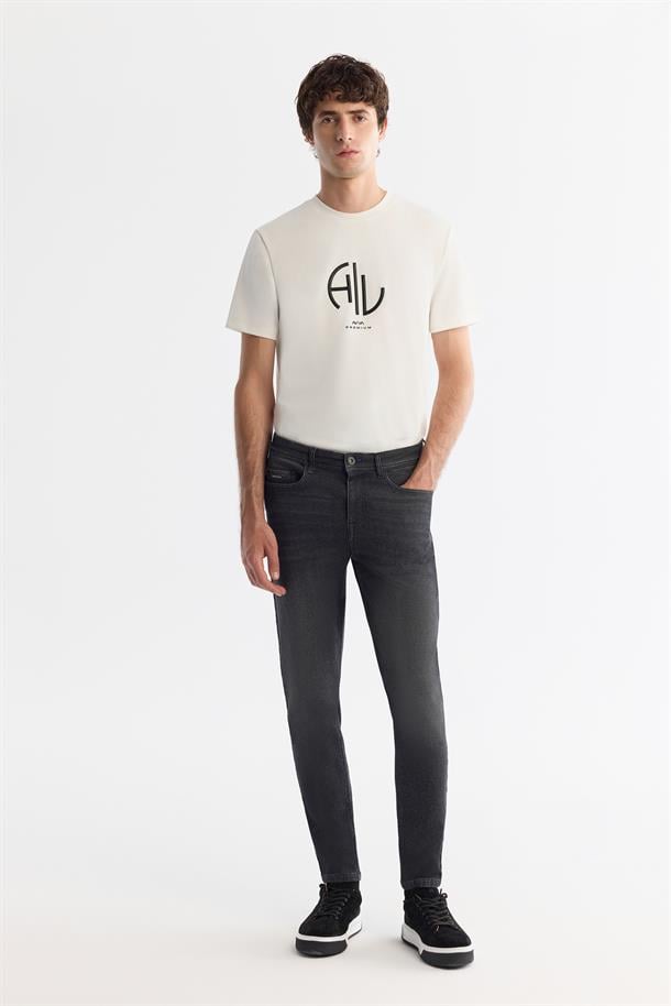 Ekru Bisiklet Yaka Baskı Detaylı T-shirt