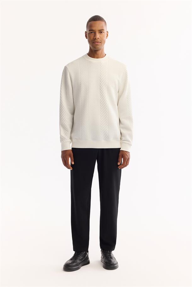 Ekru Bisiklet Yaka Çizgili Jakarlı Sweatshirt