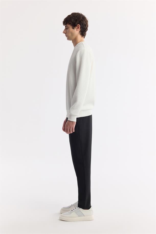 Ekru Bisiklet Yaka Enine Çizgili Jakarlı Sweatshirt