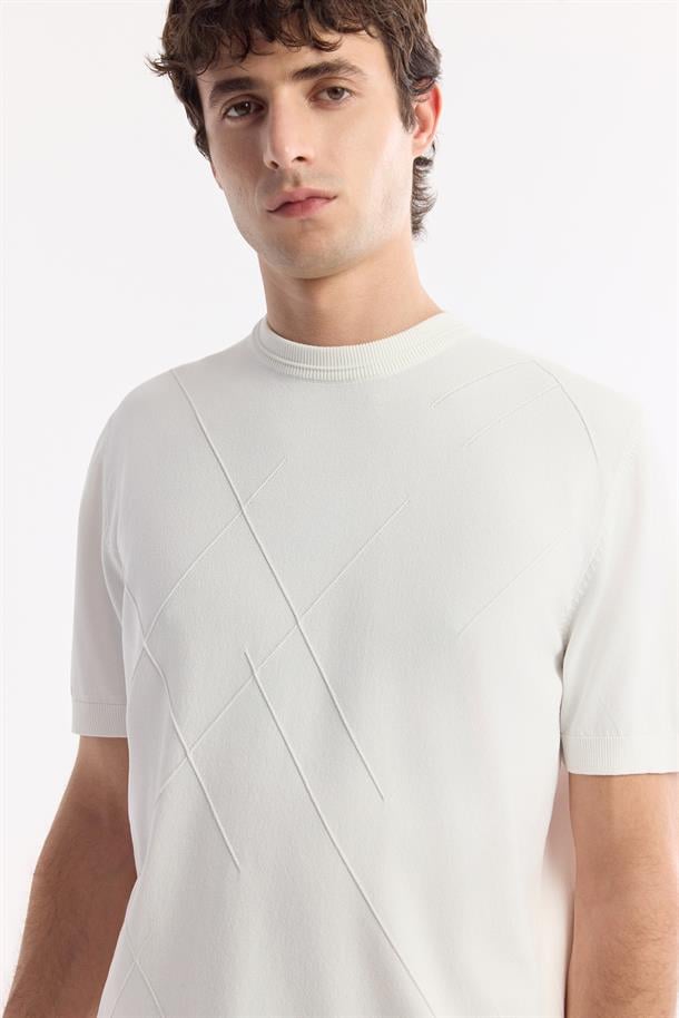 Ekru Bisiklet Yaka Geometrik Desen Detaylı Rayon Triko T-shırt