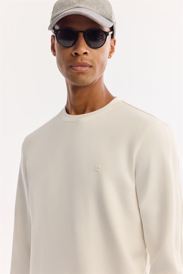 Ekru Bisiklet Yaka Kolda Asrat Şeritli  İnterlok Sweatshirt