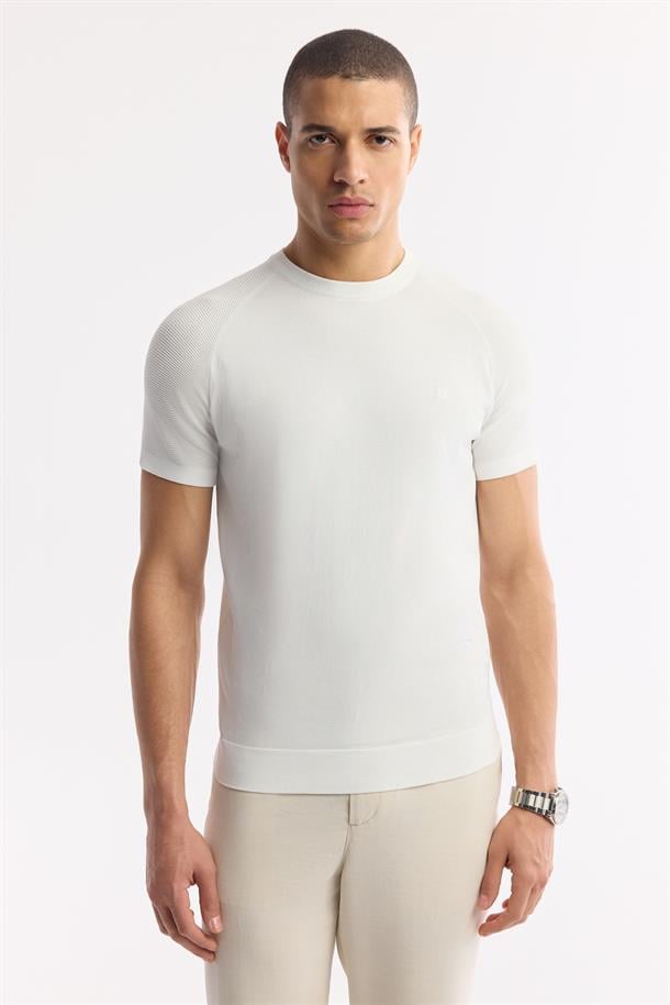 Ekru Bisiklet Yaka Kolları Jakar Detaylı Rayon Triko T-shirt