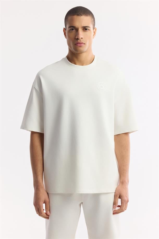Ekru Bisiklet Yaka Oversize Aplike Baskı Detaylı 2'İplik T-Shirt