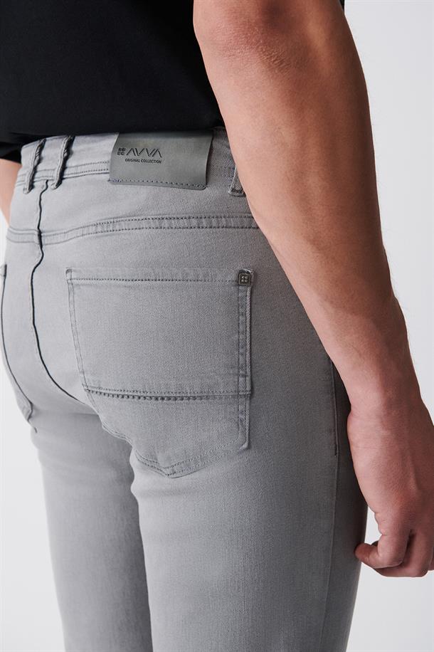 Gri Eskitme Yıkamalı Likralı Slim Fit Jean Pantolon