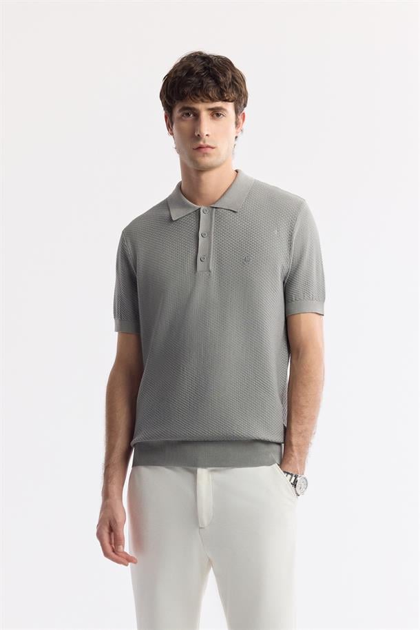 Gri Polo Yaka Dokulu Triko T-shirt