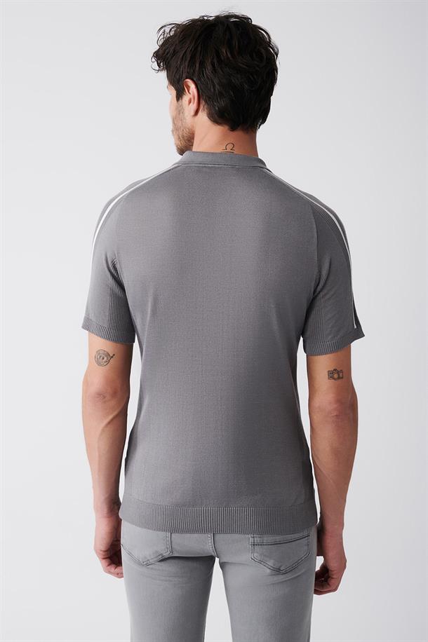 Gri Polo Yaka Omuzu Çizgi Detaylı Triko T-shirt