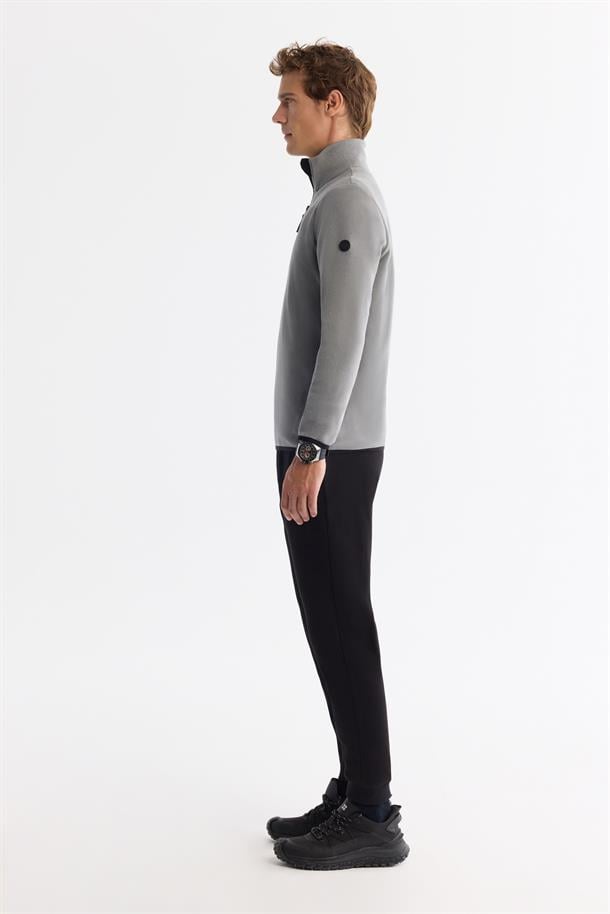 Gri Soğuğa Dayanıklı Yarım Fermuarlı Dik Yaka Polar Sweatshirt