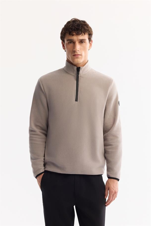 Gri Soğuğa Dayanıklı Yarım Fermuarlı Dik Yaka Polar Sweatshirt