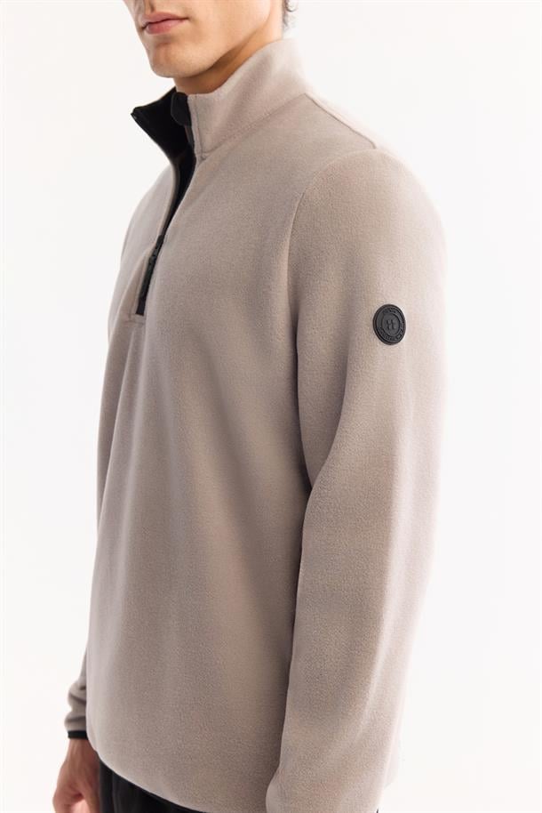 Gri Soğuğa Dayanıklı Yarım Fermuarlı Dik Yaka Polar Sweatshirt
