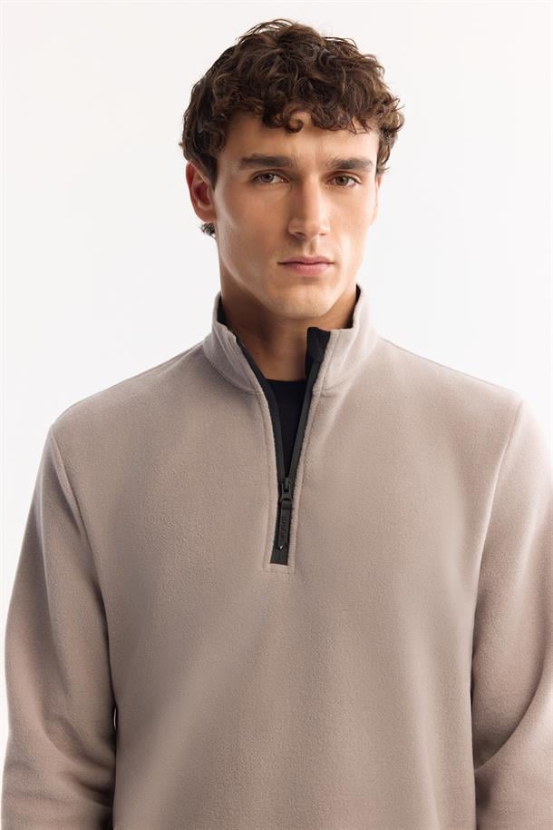 Gri Soğuğa Dayanıklı Yarım Fermuarlı Dik Yaka Polar Sweatshirt