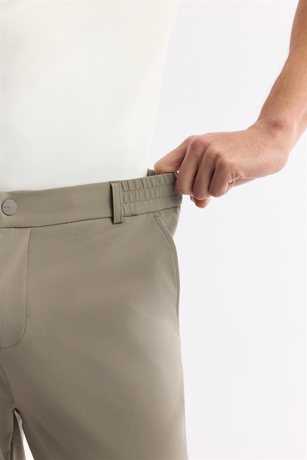 Haki Yanı Lastikli Teknik Kumaş Nora Slim Fit Pantolon