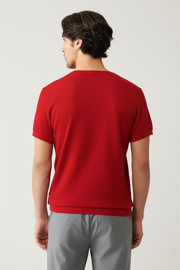 Kırmızı Bisiklet Yaka Dokulu Triko T-shirt