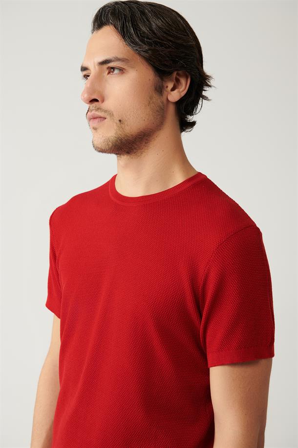 Kırmızı Bisiklet Yaka Dokulu Triko T-shirt