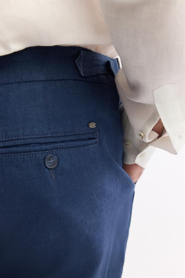 Lacivert Klasilk Bel Apolet Detaylı Gordion %100 Keten Carrot Fit Pantolon