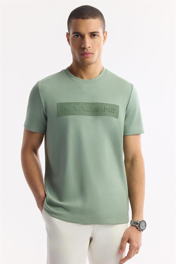Nil Yeşili Bisiklet Yaka Enjeksiyon Baskılı İnterlok T-Shirt
