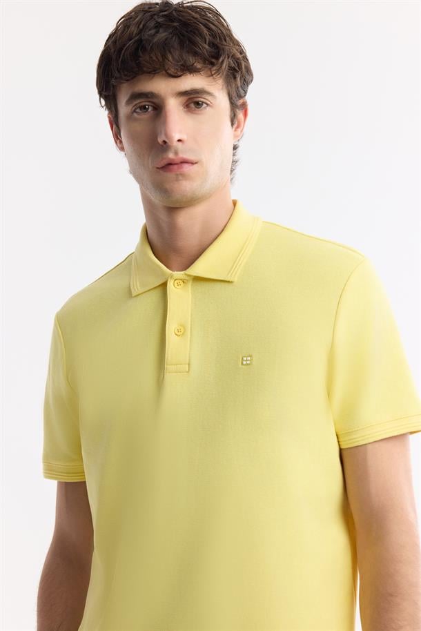 Sarı %100 Pamuk Hızlı Kuruyan Kıvrılmayan Polo Yaka T-Shirt