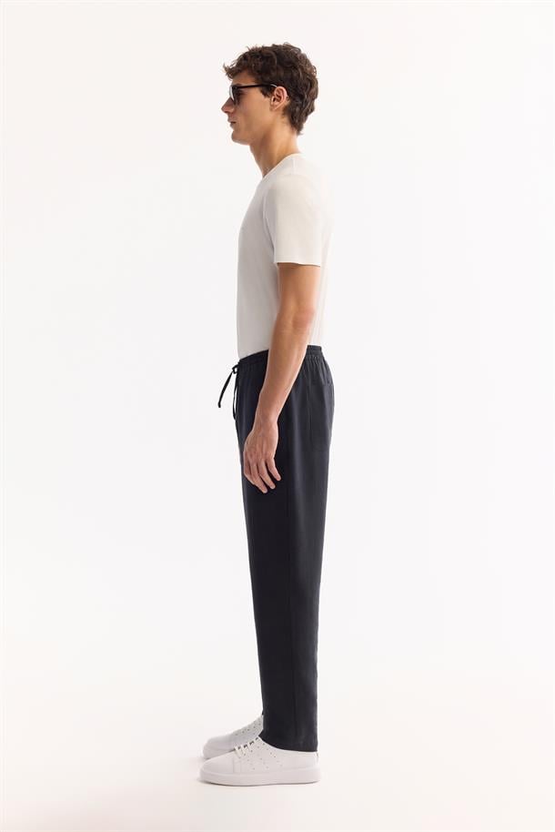 Siyah Beli Lastikli Bağcıklı Modal Karışımlı  Relaxed Fit Pantolon