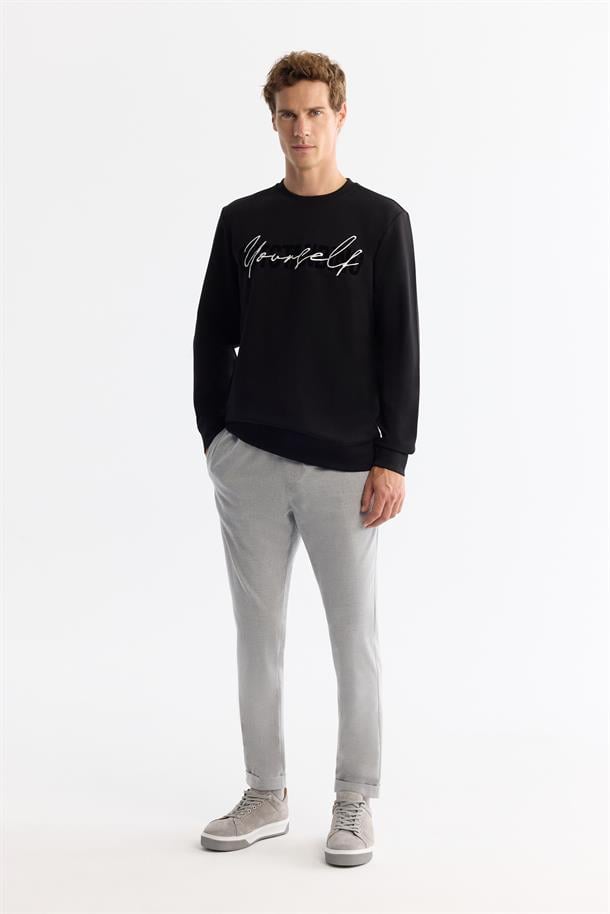 Siyah Bisiklet Yaka Baskılı Sweetshirt