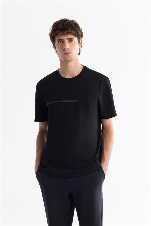 Siyah Bisiklet Yaka Baskılı T-Shirt