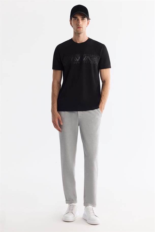 Siyah Bisiklet Yaka Baskılı T-Shirt