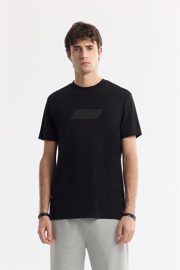 Siyah Bisiklet Yaka Hareketli Hologram Baskılı Shoft Touch T-Shirt