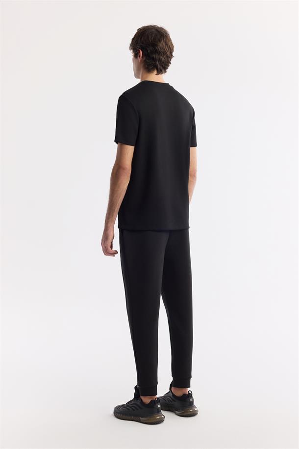 Siyah Bisiklet Yaka Hologram Baskılı İnterlok T-Shirt