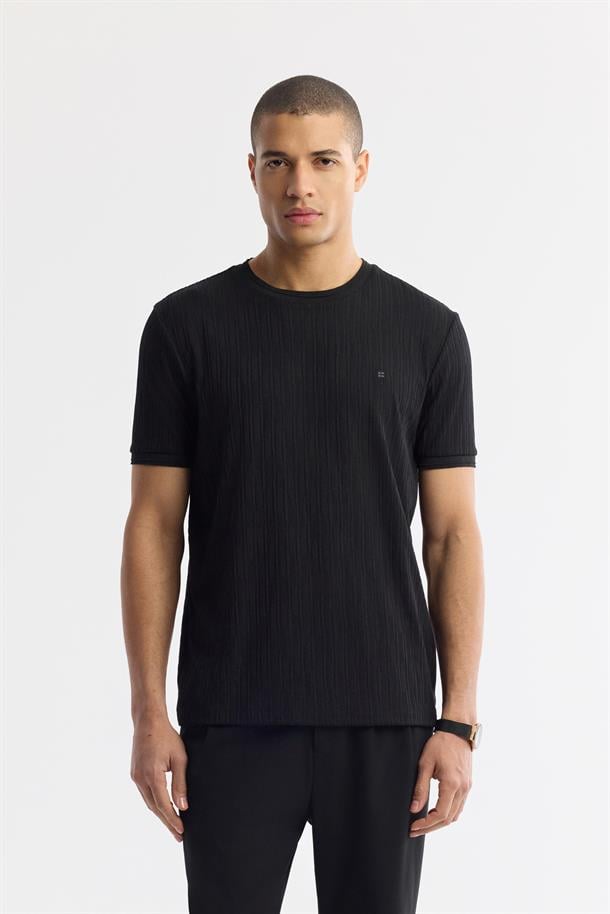 Siyah Bisiklet Yaka Jakarlı Ribana Detaylı T-Shirt