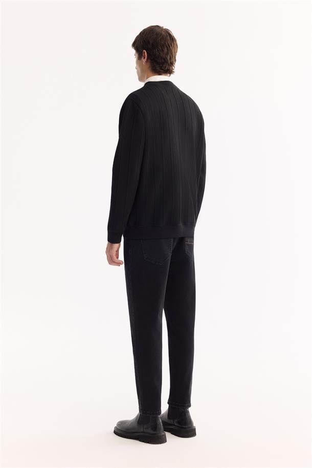 Siyah Bisiklet Yaka Jakarlı Sweatshirt