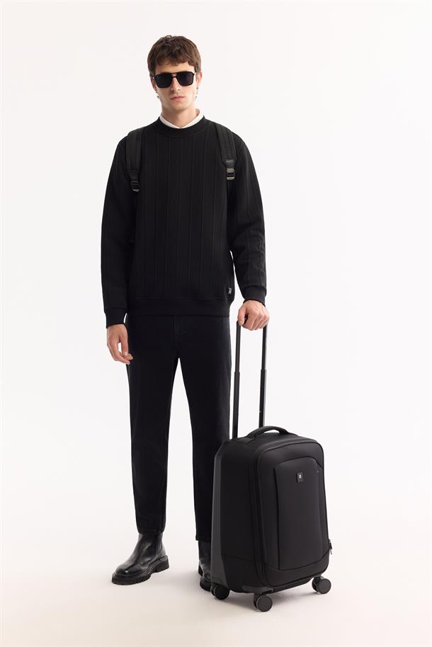 Siyah Bisiklet Yaka Jakarlı Sweatshirt