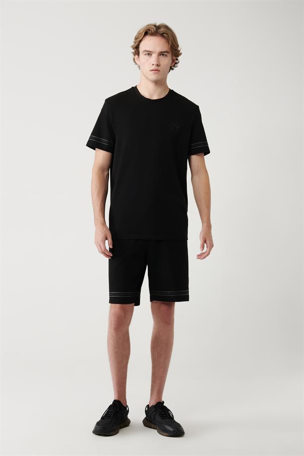 Siyah Bisiklet Yaka Kolları Baskılı 2 İplik T-shirt