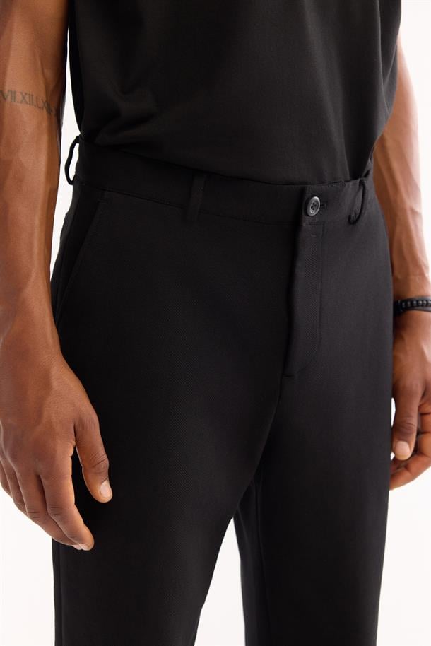 Siyah Diyagonal Desenli Carrot Fit Örme Pantolon