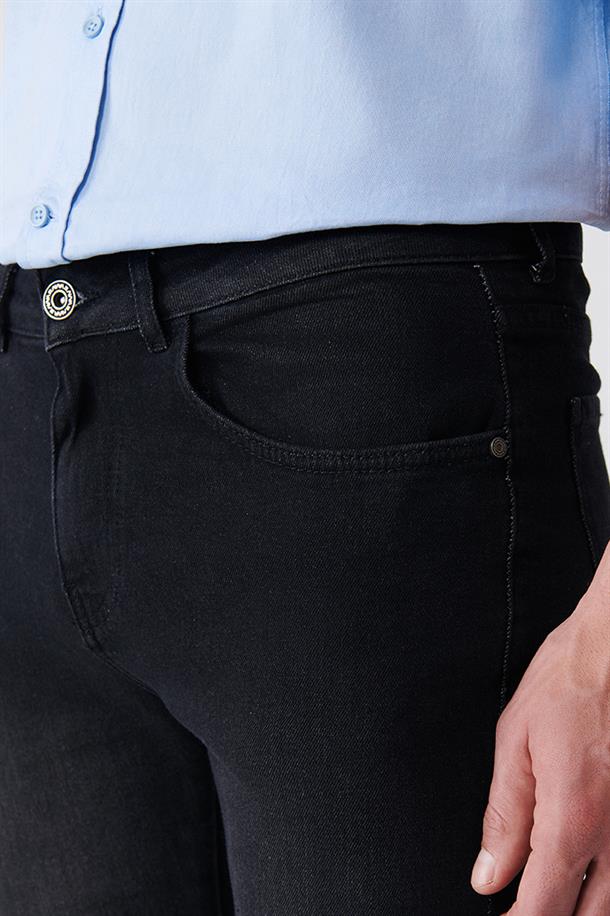 Siyah Düz Yıkamalı Likralı Slim Fit Jean Pantolon