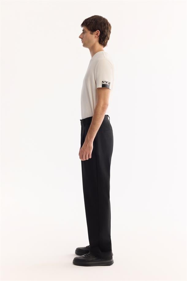Siyah İnce Fitilli Dokulu  Baggy Fit Pantolon
