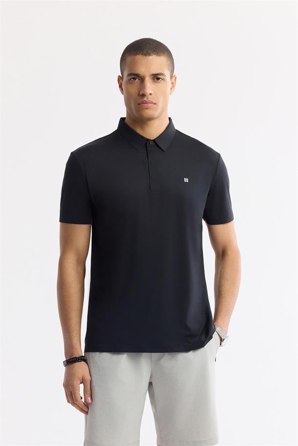 Siyah Kırılmaz Polo Yaka Magnet Düğme Teknik Kumaş T-Shirt