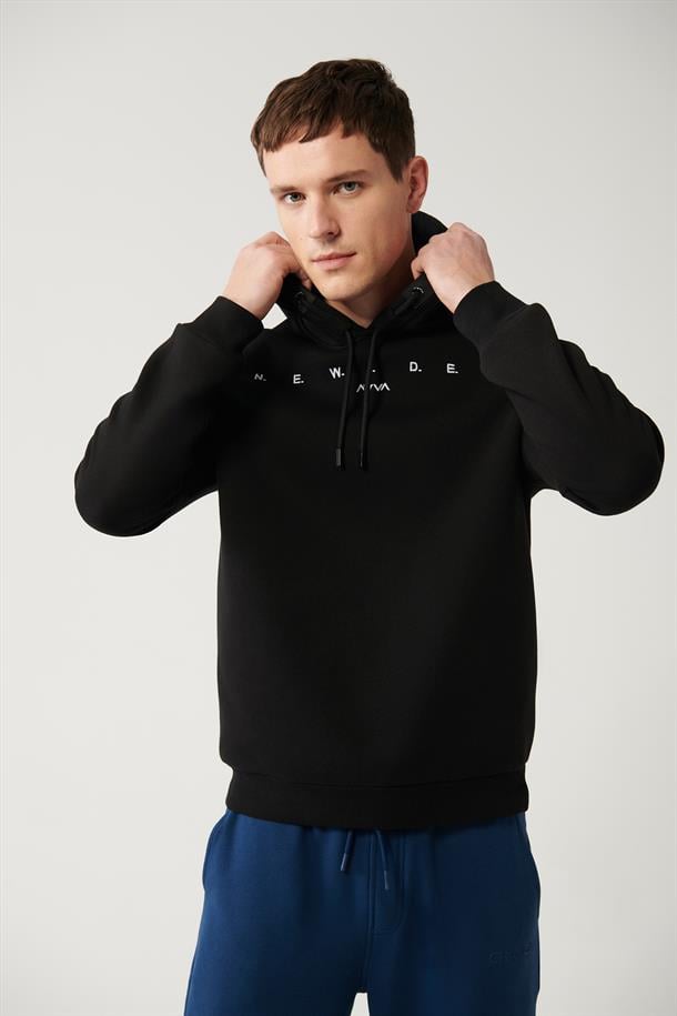 Siyah Şardonlu Kumaş Kapüşonlu Yaka Nakışlı Sweatshirt