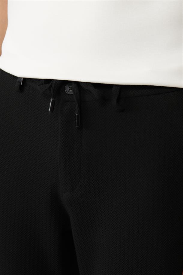 Siyah Yan Cepli Bi Stretch Kumaşlı Beli Lastikli ve Bağcıklı Pantolon