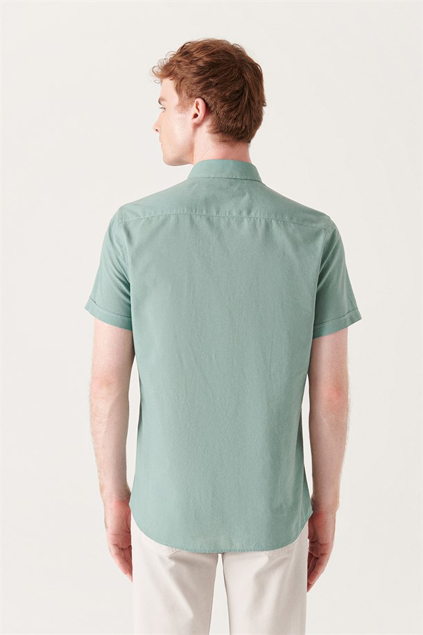 Yeşil Düz Alttan Britli Yaka Regular Fit Kısa Kol Vual Gömlek