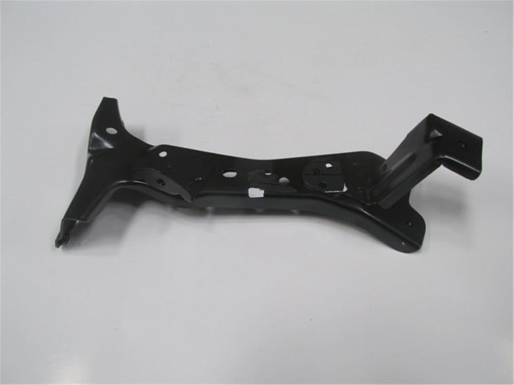 YEDEK PARÇAAudı A3- Sd/Sb- 17/18 Ön Çamurluk Braketi Sağ 8V0821136CMEYDAN1305-2107