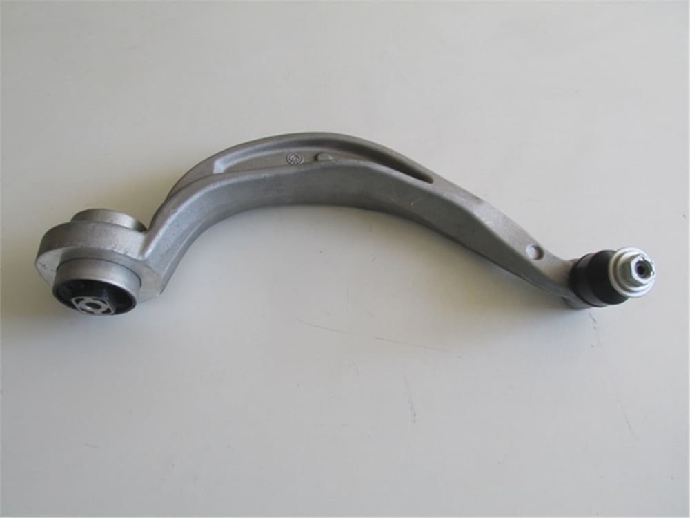 YEDEK PARÇAAudı A4- 08/12 Ön Alt Tabla Sol Eğri Tip Burçlu/Rotilli (65 Mm M14) (Salıncak) Alüminyum 8K0407693TMEYDAN1315-6106