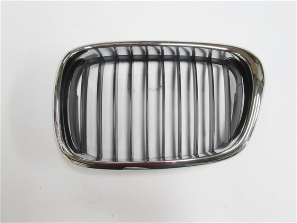 YEDEK PARÇABmw 5 Serı- E39- 01/03 Ön Panjur Sol Nikelajlı/Siyah 51137005837MEYDAN2017-2342