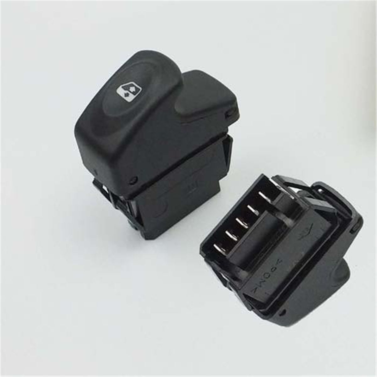 YEDEK PARÇACAM AÇMA DÜĞMESİ ÖN SAĞ 6 FİŞLİ CLİO/MEGANE/KANGOMOTORTECMOT-ELT0213