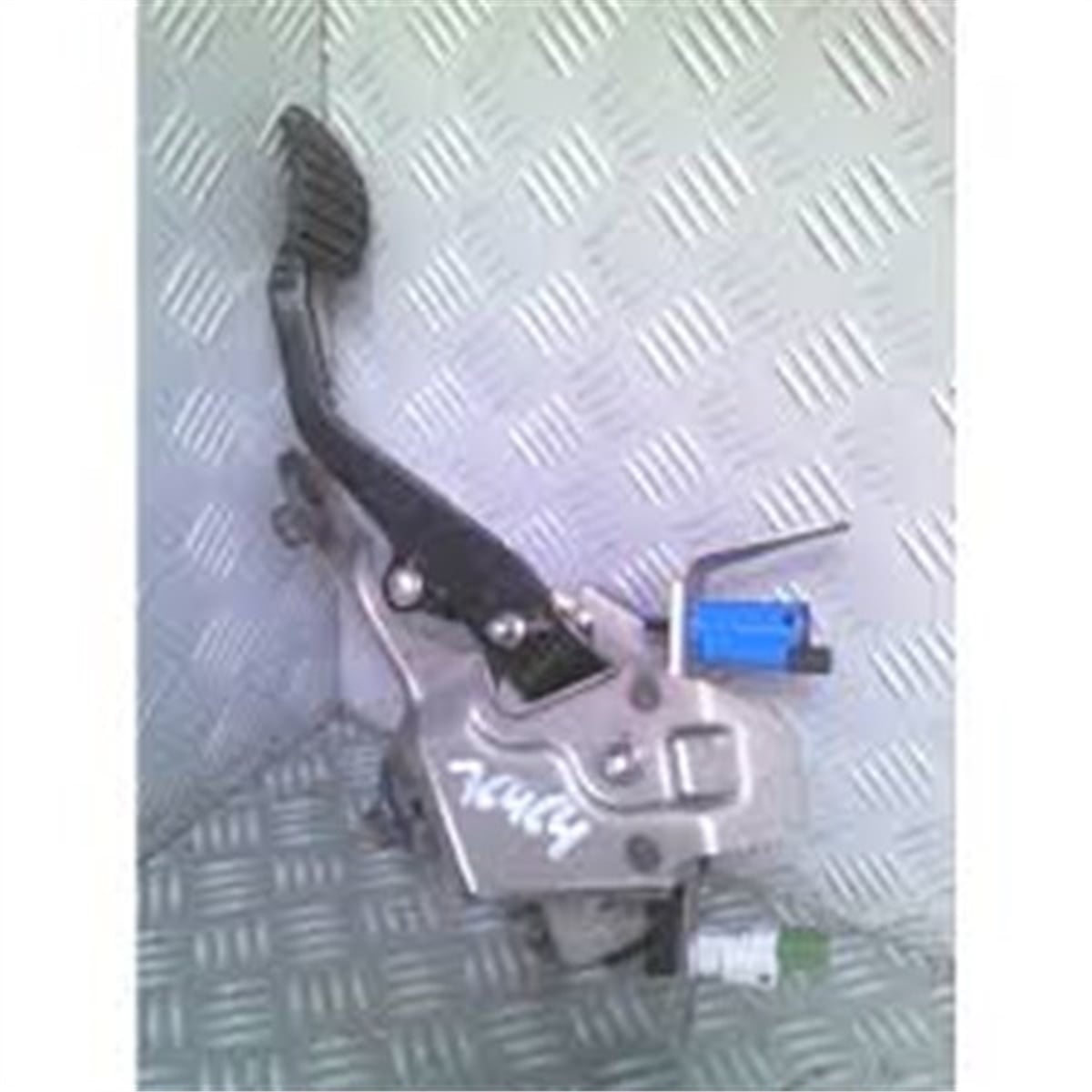 YEDEK PARÇADEBRIYAJ PEDALI CLIO IV OEK 465030661ROEKOEK 465030661R