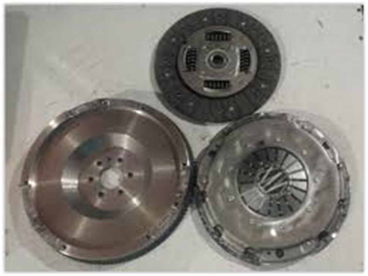 YEDEK PARÇADEBRIYAJ SETİ VOLANLI ASTRA J-COMBO-CORSA C-MERIVA-TIGRA 1.3 CDTI 05 5 İLERİ İNCE FREZE VOLMERK VMOP420-KVOLMERKVOLMERK VMOP420-K