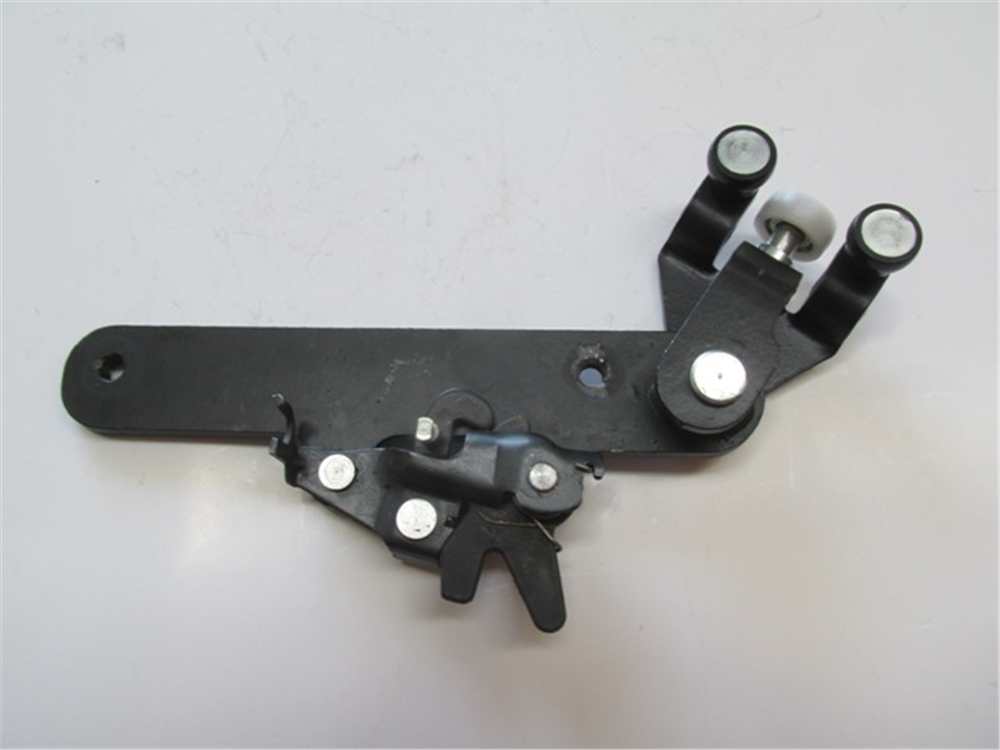 YEDEK PARÇAFıat Doblo- 11/15 Sürgülü Kapı Alt Ray Bağlantısı Sol 52062455MEYDAN1872-2926A